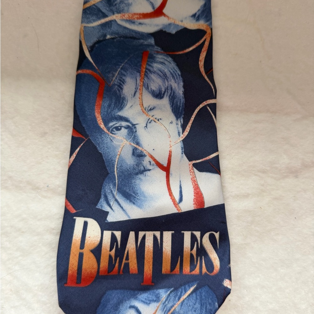 Vintage Beatles Silk Tie with Blue and Red Design - Picture 11 of 13